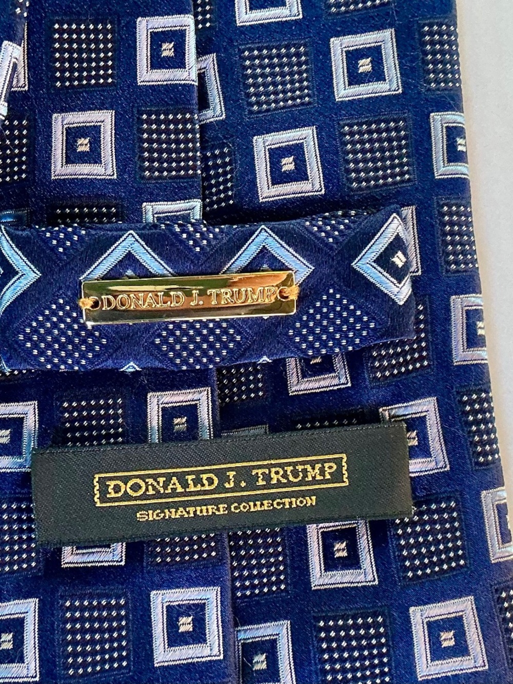 Donald Trump signature collection dark blue classy pattern heavy Silk tie